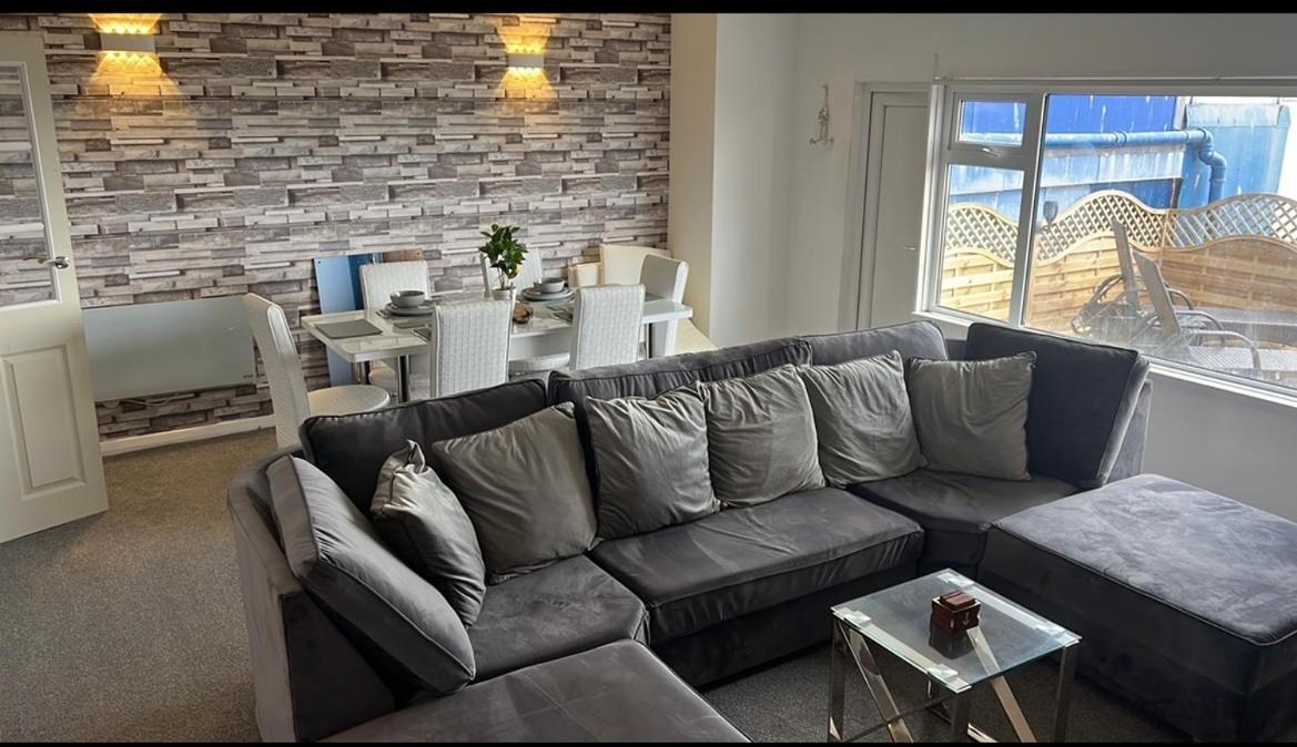 Sea View Lavish Apartment Sky Tv Whirlpool Bath Huge Balcony Newly Refurbished Бридлінгтон Екстер'єр фото