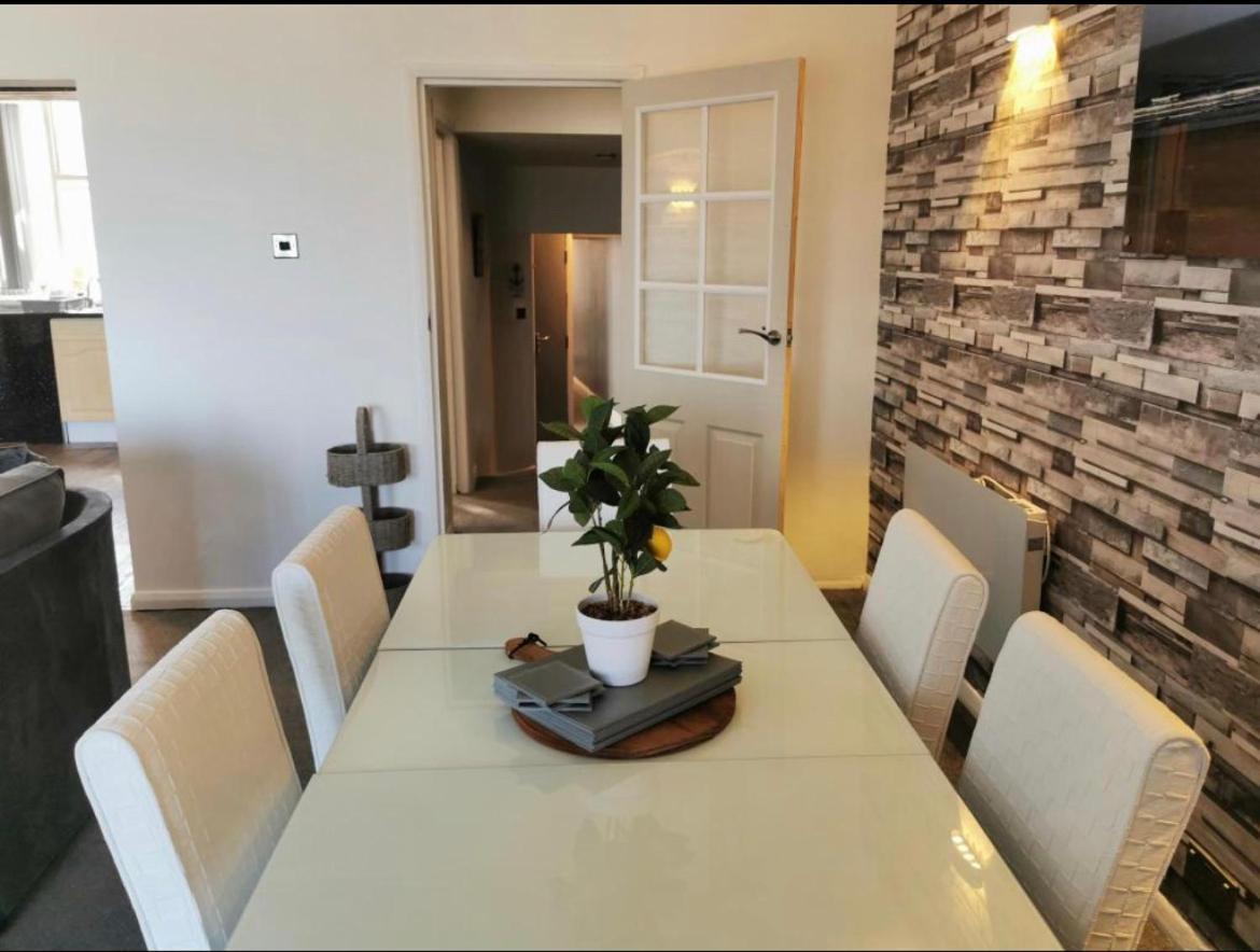 Sea View Lavish Apartment Sky Tv Whirlpool Bath Huge Balcony Newly Refurbished Бридлінгтон Екстер'єр фото